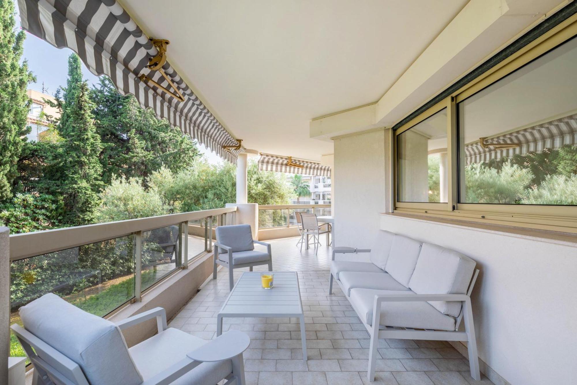 Appartement Tanit Piscine, 6 Couchages, Parking à Antibes Extérieur photo