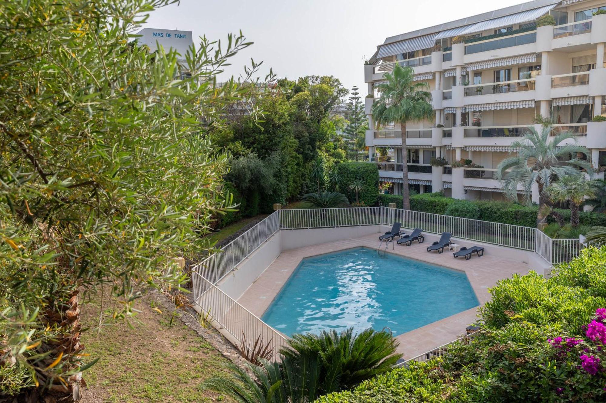 Appartement Tanit Piscine, 6 Couchages, Parking à Antibes Extérieur photo
