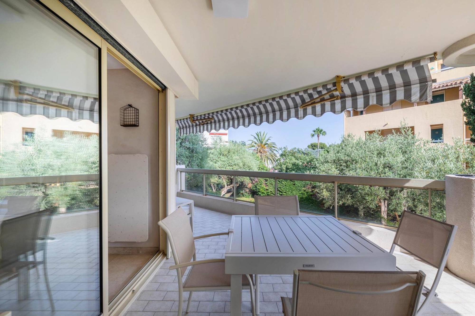 Appartement Tanit Piscine, 6 Couchages, Parking à Antibes Extérieur photo